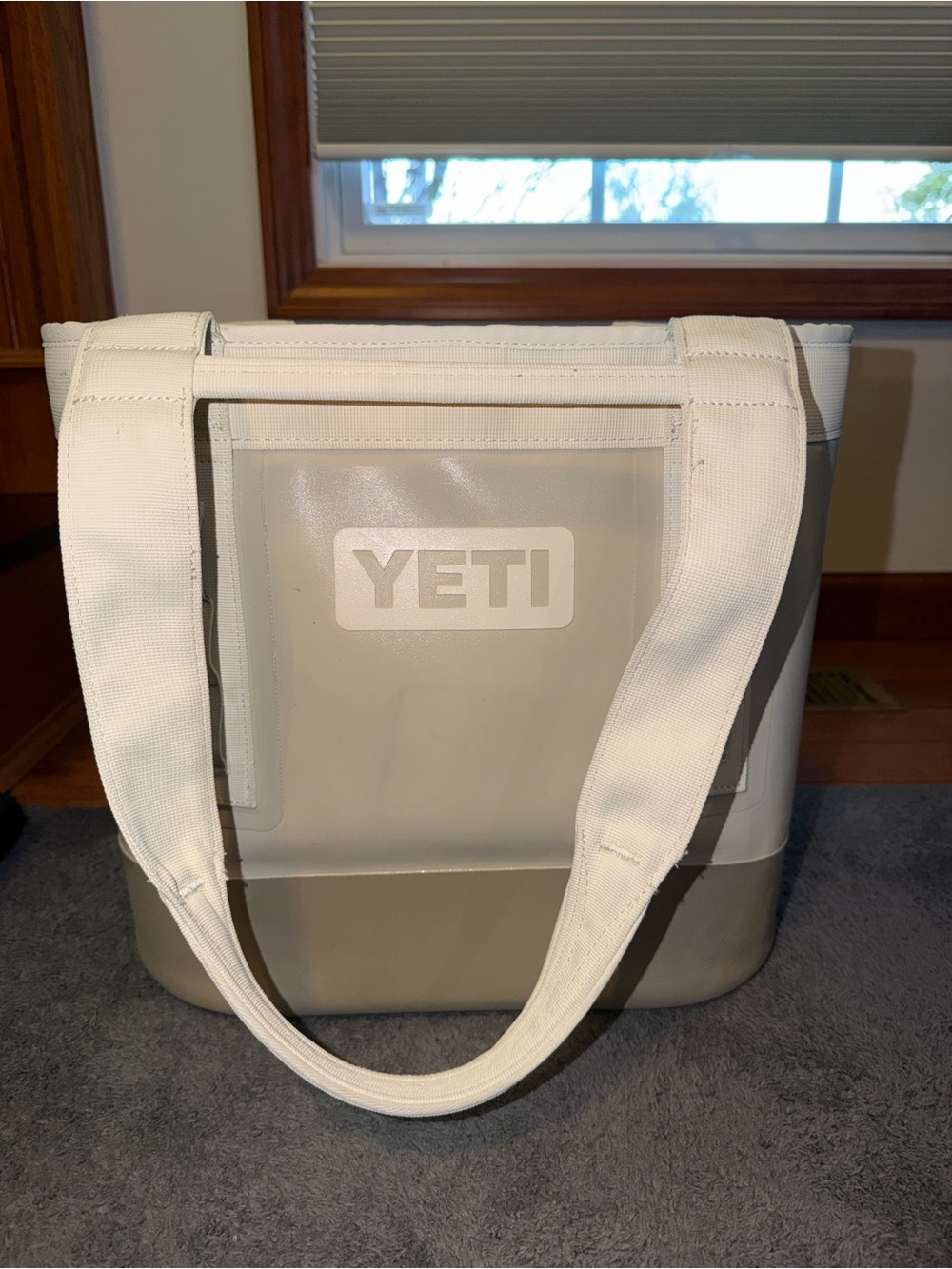 YETI 20 L Camino Two-Tone White and Light Gray Women's Tote